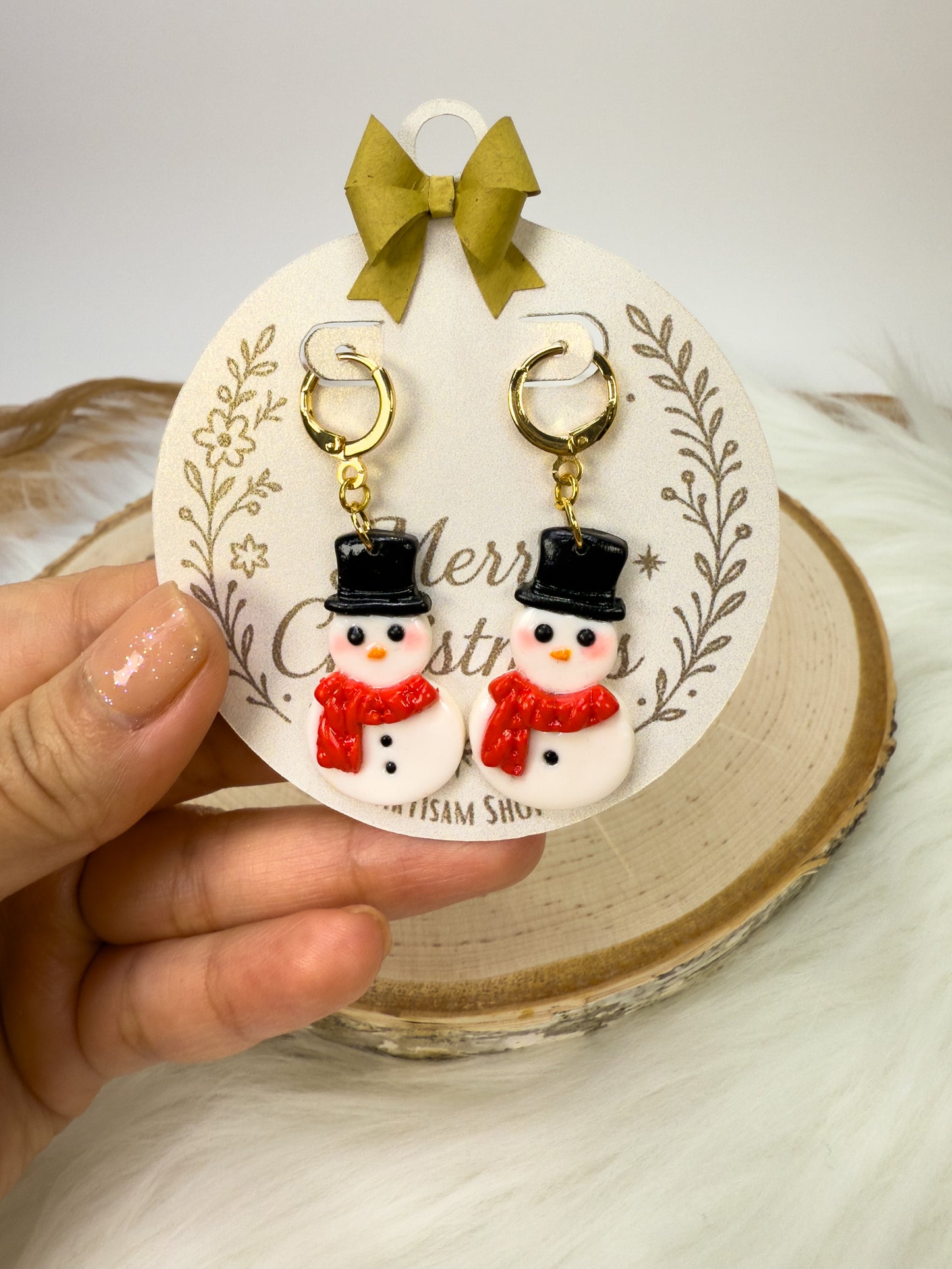 Pendientes navideños de muñeco de nieve: joyería navideña de arcilla hecha a mano